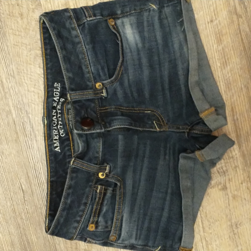 American Eagle Store Stretch Shortie 00